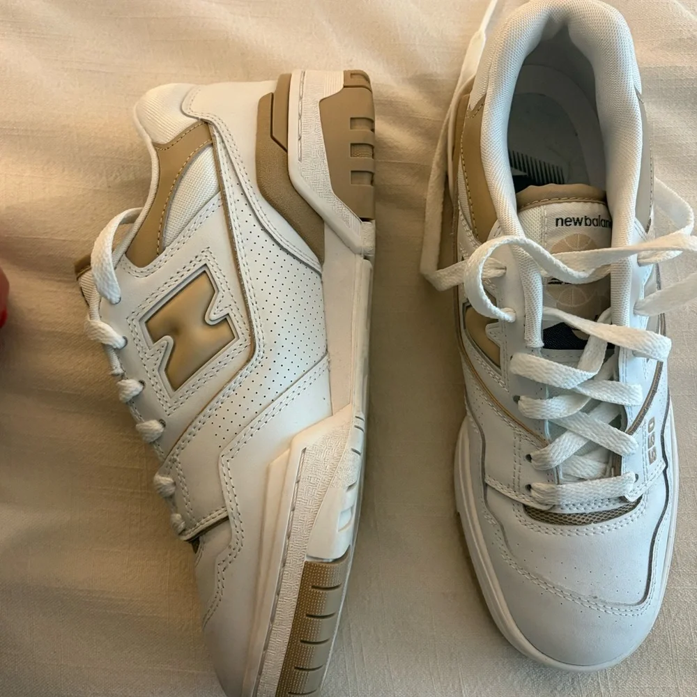 New Balance 550, W8.5, White / Incense | LIKE NEW - Picture 6 of 7